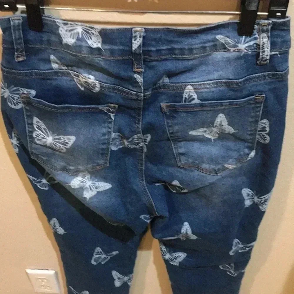 Revelation Skinny Jeans with Butterfly Design 5 Pockets-Size 8
